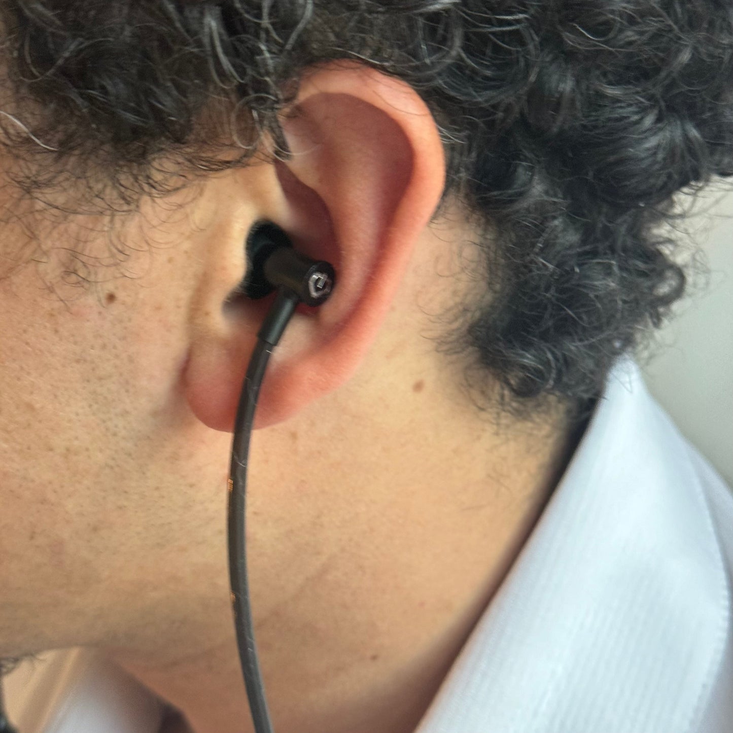 Best Air Tube Headphones for EMF Protection in 2024 • Earbuds with Incredible Sound