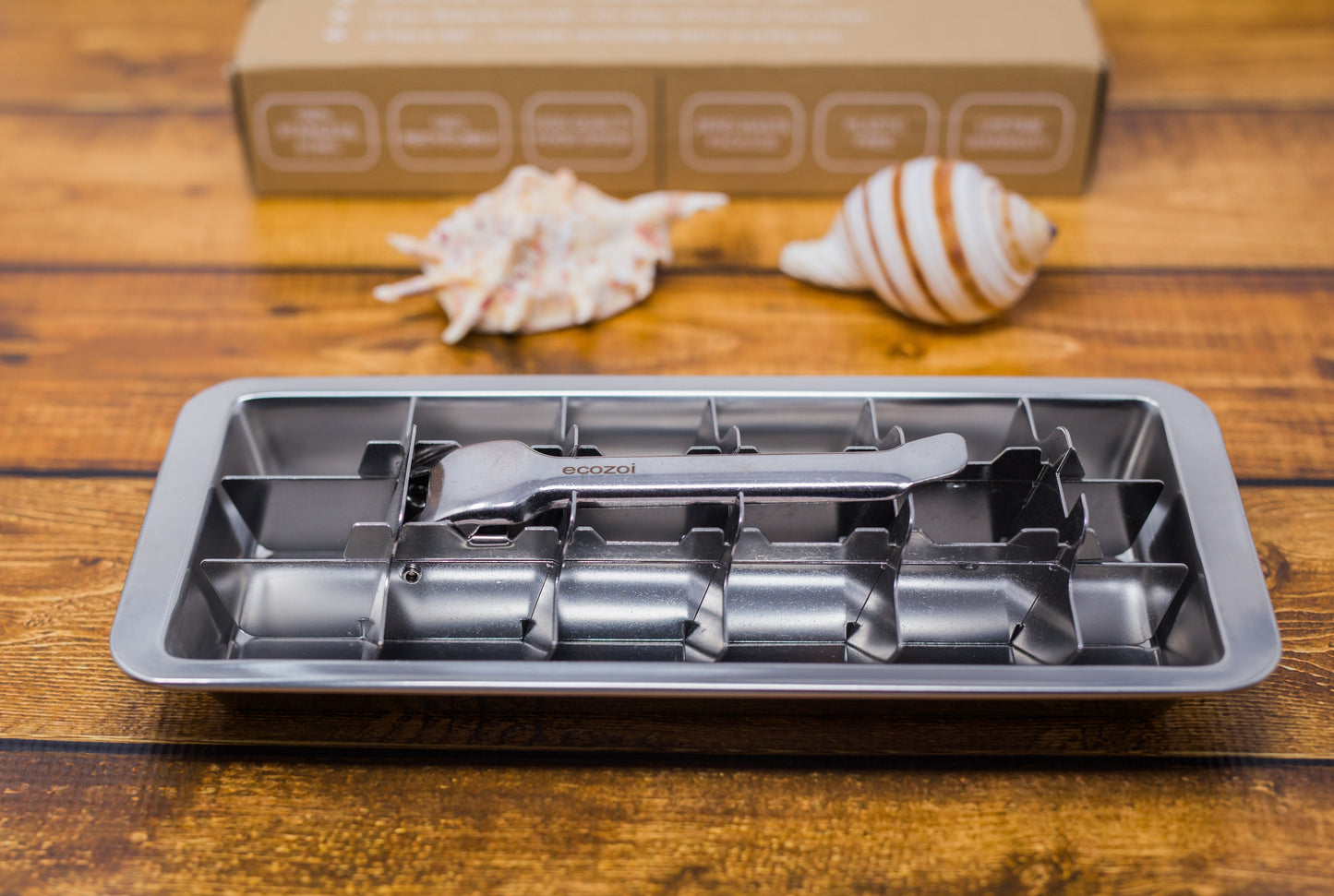 Stainless Steel Ice Cube Tray with Easy Release Handle, Vintage Design