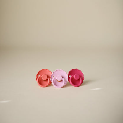 FRIGG Daisy Natural Rubber Pacifier 2-Pack