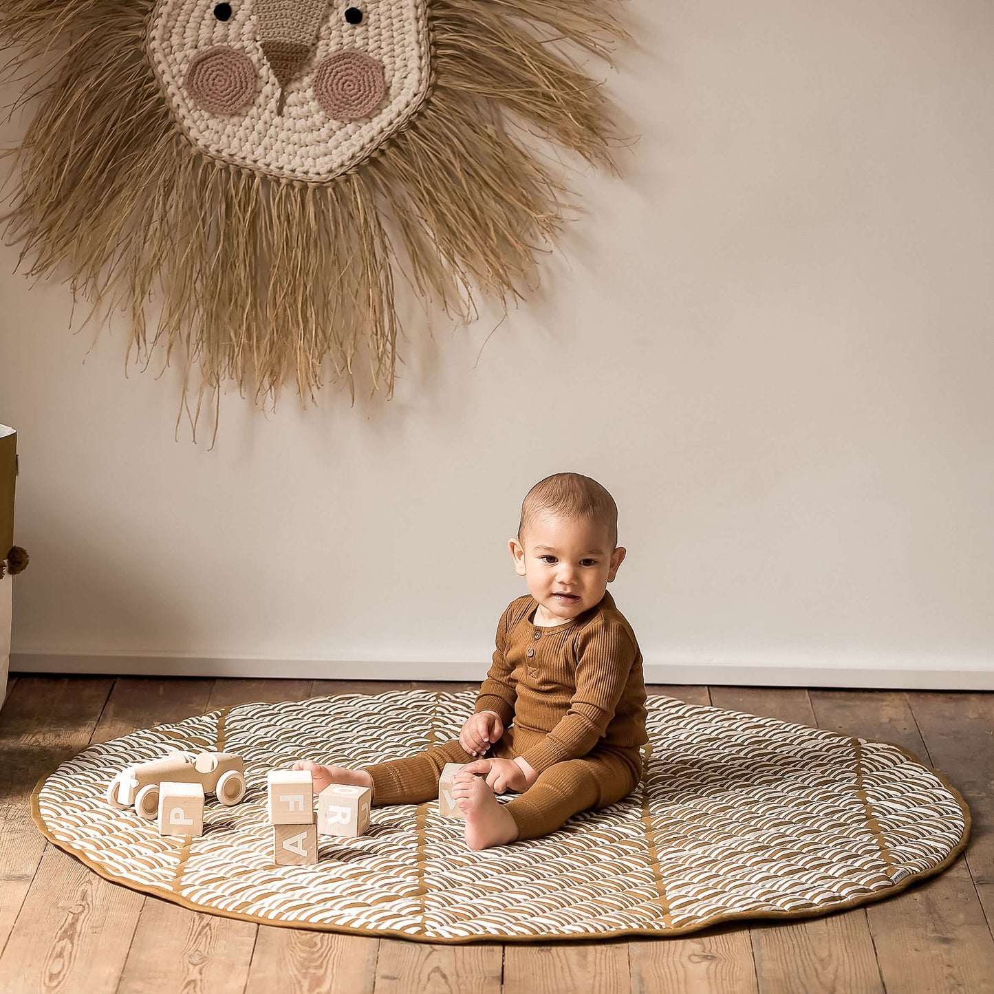 Snuggle Mat | Leaves - Sand Castle