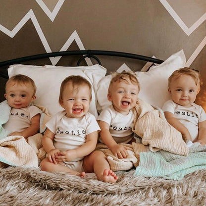 Baby bestie. Organic Cotton Bodysuit