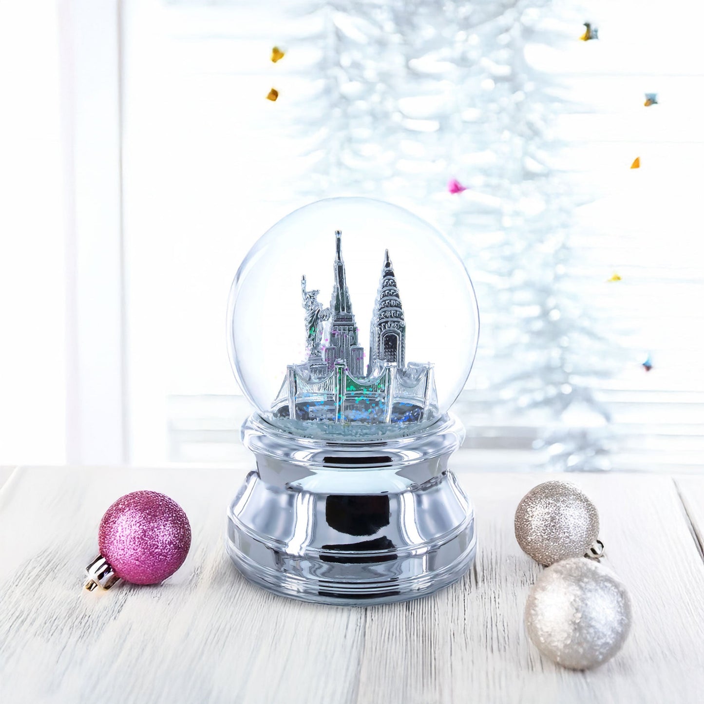 New York City Skyline with Silver Base Water Snow Globe
